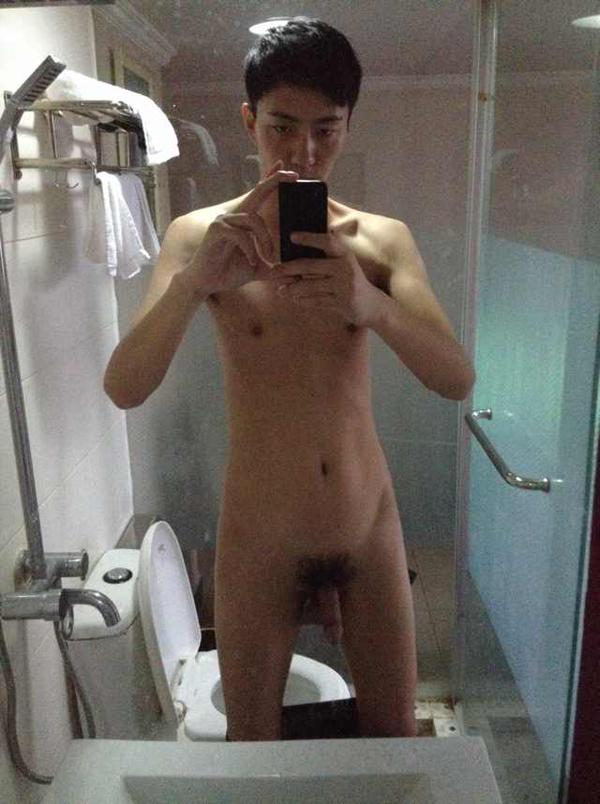 asian boys naked selfy
